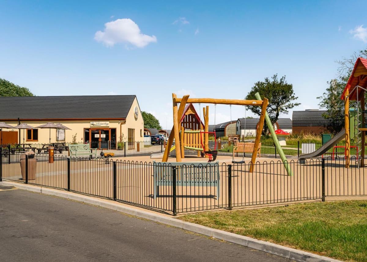Wild Acre Village At Sundown Adventureland Retford Exteriér fotografie